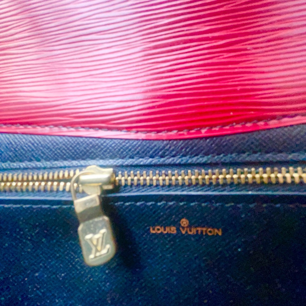 Louis Vuitton Art Deco Red Epi Envelope Clutch - Picture 7 of 16